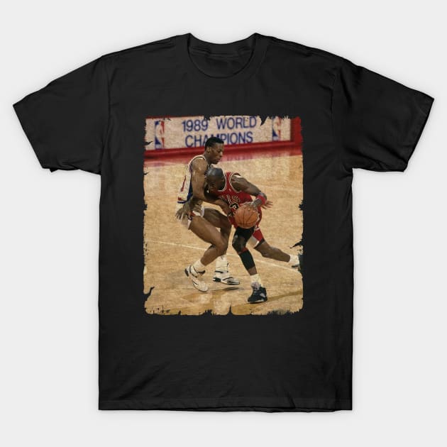 Dennis Rodman vs Michael Jordan, 1989 World Champions T-Shirt by Wendyshopart